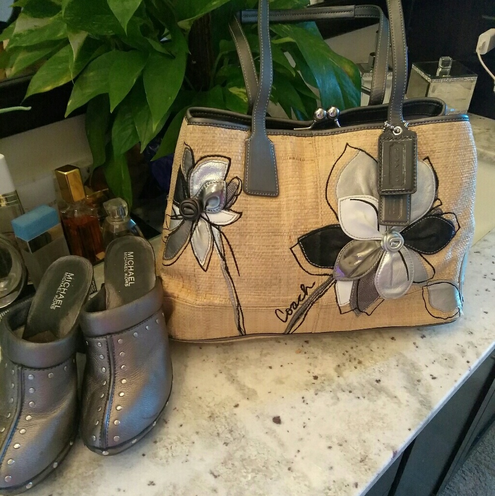 Authentic Coach Straw/ Leather Flower Satchel